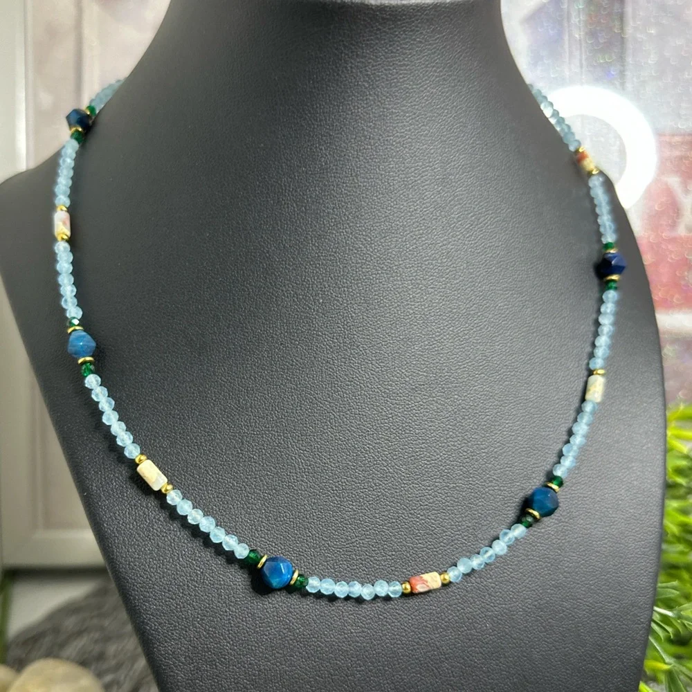 Handmade Natural Apatite & Shell Beaded Necklace - Picture 2 of 5